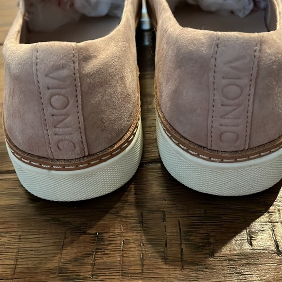 Vionic Mahalo Pink Suede Slip on Sneakers Size 5 - Picture 3 of 9